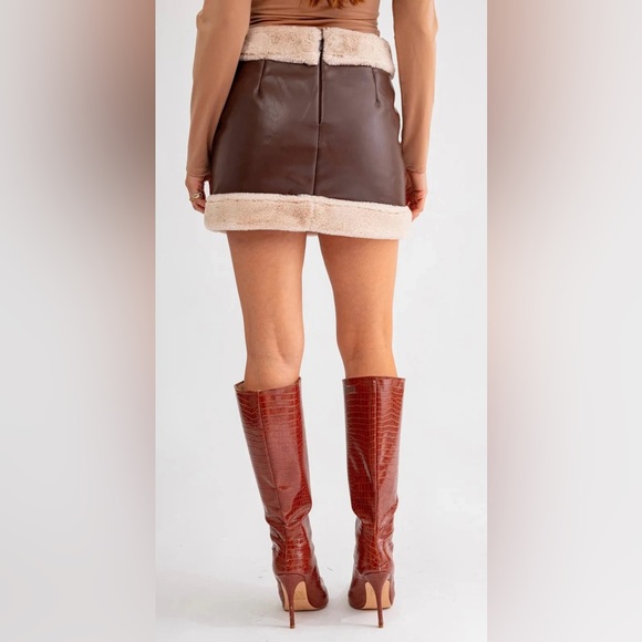 Le Lis Cream Fur Pullover Skirt Set ✨ - Picture 2 of 6